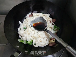 时蔬炒刀削面的做法步骤:7