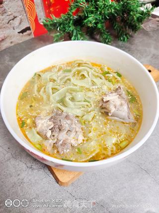 筒骨菠菜面的做法步骤:10