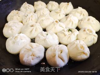 用饺子皮做的 --韭菜肉末煎包子的做法步骤:11