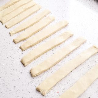 香酥油条的做法步骤:9