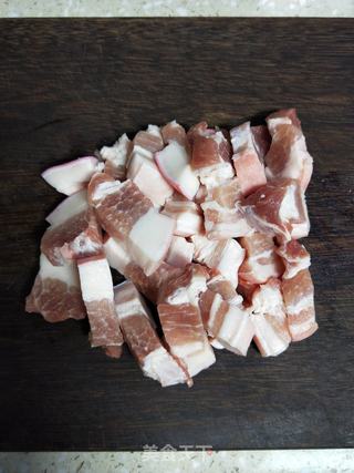五花肉炖鸡蛋的做法步骤:2