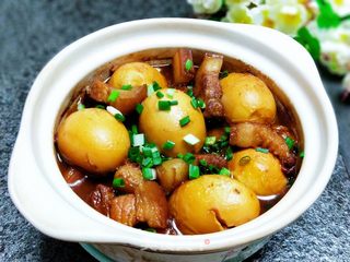 五花肉炖鸡蛋的做法步骤:13