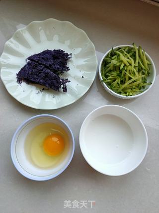 黄瓜紫菜蛋花汤的做法步骤：1