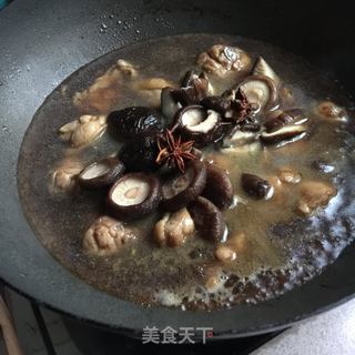 香菇焖鸡腿的做法步骤：8