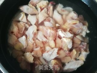 小土豆炖鸡块的做法步骤:2