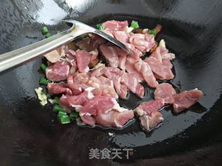 东北黄瓜干炒肉的做法步骤:5