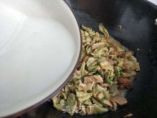 东北黄瓜干炒肉的做法步骤:10