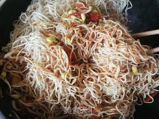 黄豆芽蒸卤面的做法步骤:15