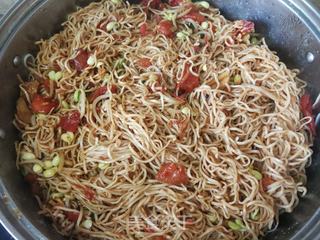 黄豆芽蒸卤面的做法步骤:16