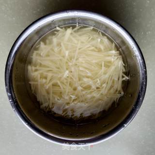 土豆丝的做法步骤:2