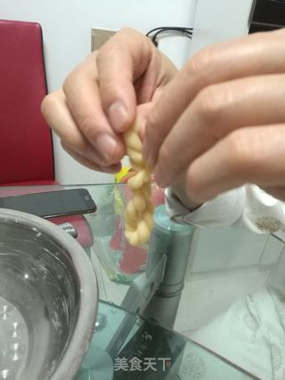 香酥麻花的做法步骤:8