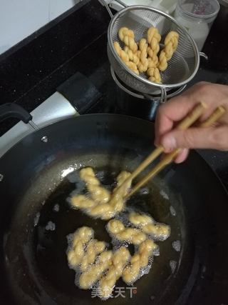 香酥麻花的做法步骤:13