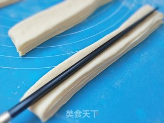 #香酥空心油条的做法图解15