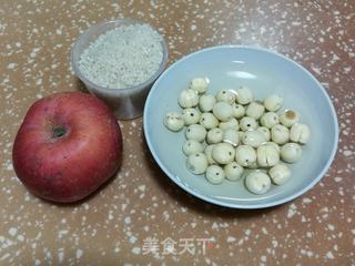 苹果莲子粥的做法步骤：1