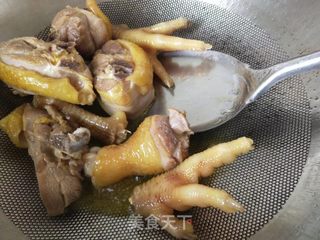 土鸡腿炖土豆的做法步骤：3