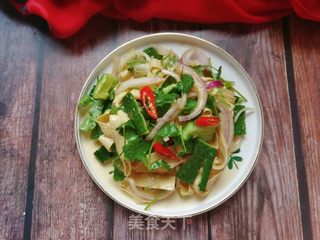 黄瓜洋葱拌豆腐皮的做法步骤：11