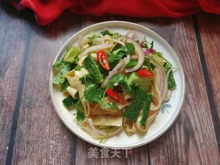 黄瓜洋葱拌豆腐皮的做法步骤：12