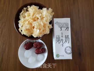 #牛奶银耳羹的做法图解2
