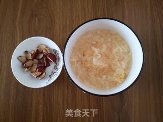 #牛奶银耳羹的做法图解3