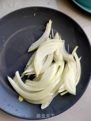 腊肉蔬菜炒面的做法步骤:3