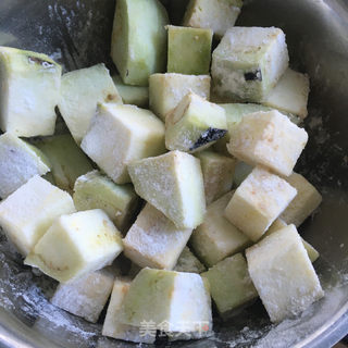 糖醋茄块的做法步骤：3