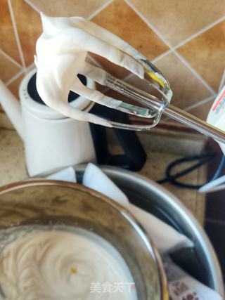 超简单的草莓蓝莓圣诞奶油蛋糕的做法步骤:4