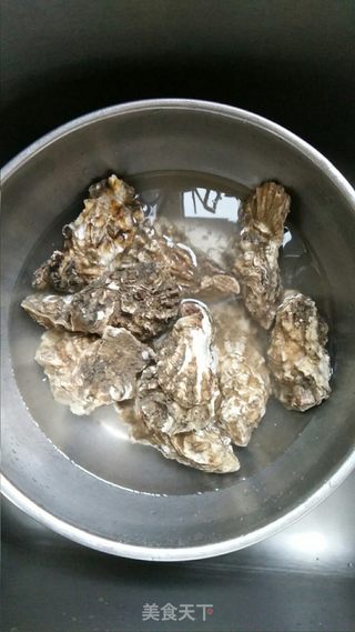 蒸海蛎子的做法步骤：1