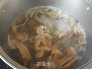松茸玉米排骨汤的做法步骤：10