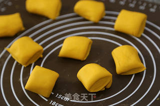 南瓜馒头--新手也可以做出光滑的馒头来的做法步骤:16