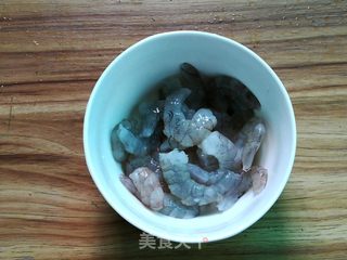 洋葱虾仁豆腐汤的做法步骤:2
