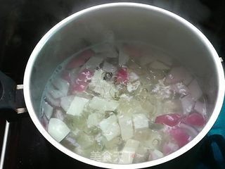 洋葱虾仁豆腐汤的做法步骤:5