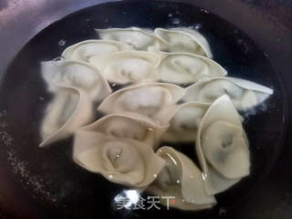 荠菜鲜肉馄饨的做法步骤:12