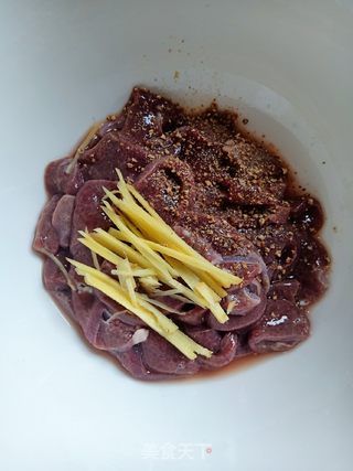 猪肝瘦肉芫西汤的做法步骤:4