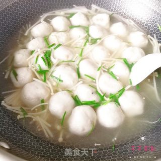 金针菇鱼丸汤的做法步骤：6