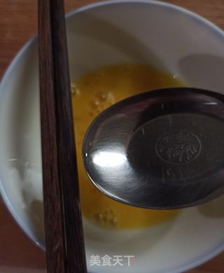 紫菜蛋花汤的做法步骤:2