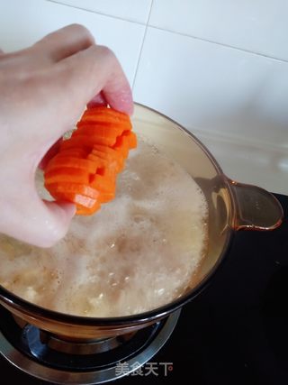 快手虾皮粉丝瘦肉汤的做法步骤:4