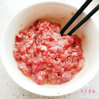 牛肉水煎包的做法步骤:4