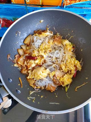 五花肉酸菜炖粉条的做法步骤:10