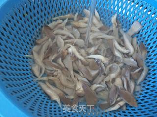 “ 快手汤 ”鲜蘑汤的做法步骤:4