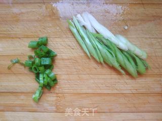 西红柿鸡蛋打卤面的做法步骤:2