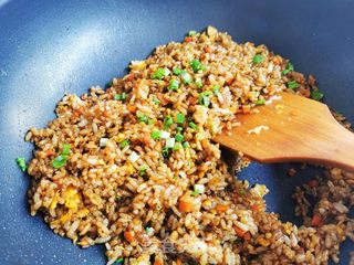 猪油酱油炒饭的做法步骤:3