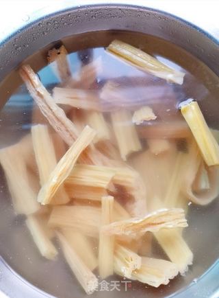 腐竹烧牛腩的做法步骤:2