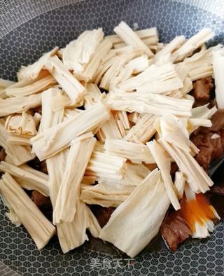 腐竹烧牛腩的做法步骤:13