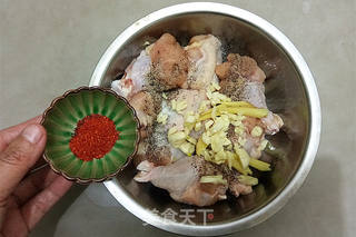 炸鸡翅根的做法步骤:5