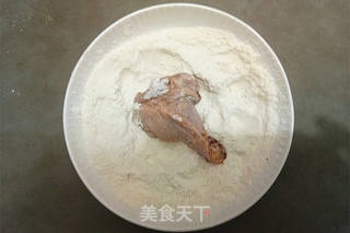 炸鸡翅根的做法步骤:11