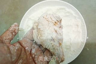 炸鸡翅根的做法步骤:12