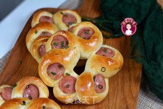 波兰种香肠扭花面包的做法步骤:17