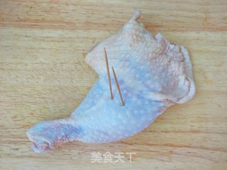 奥尔良烤鸡腿的做法步骤:2