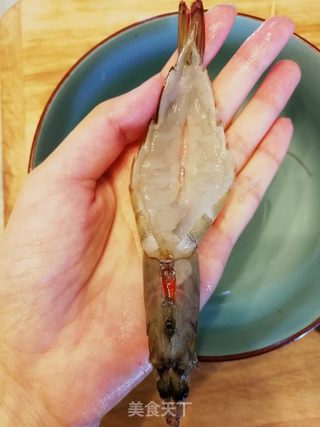 蒜蓉粉丝虾的做法步骤:2