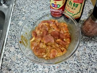 菠萝咕咾肉的做法步骤:2